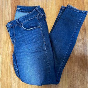 Old Navy rockstar mid-rise jeans, size 8
